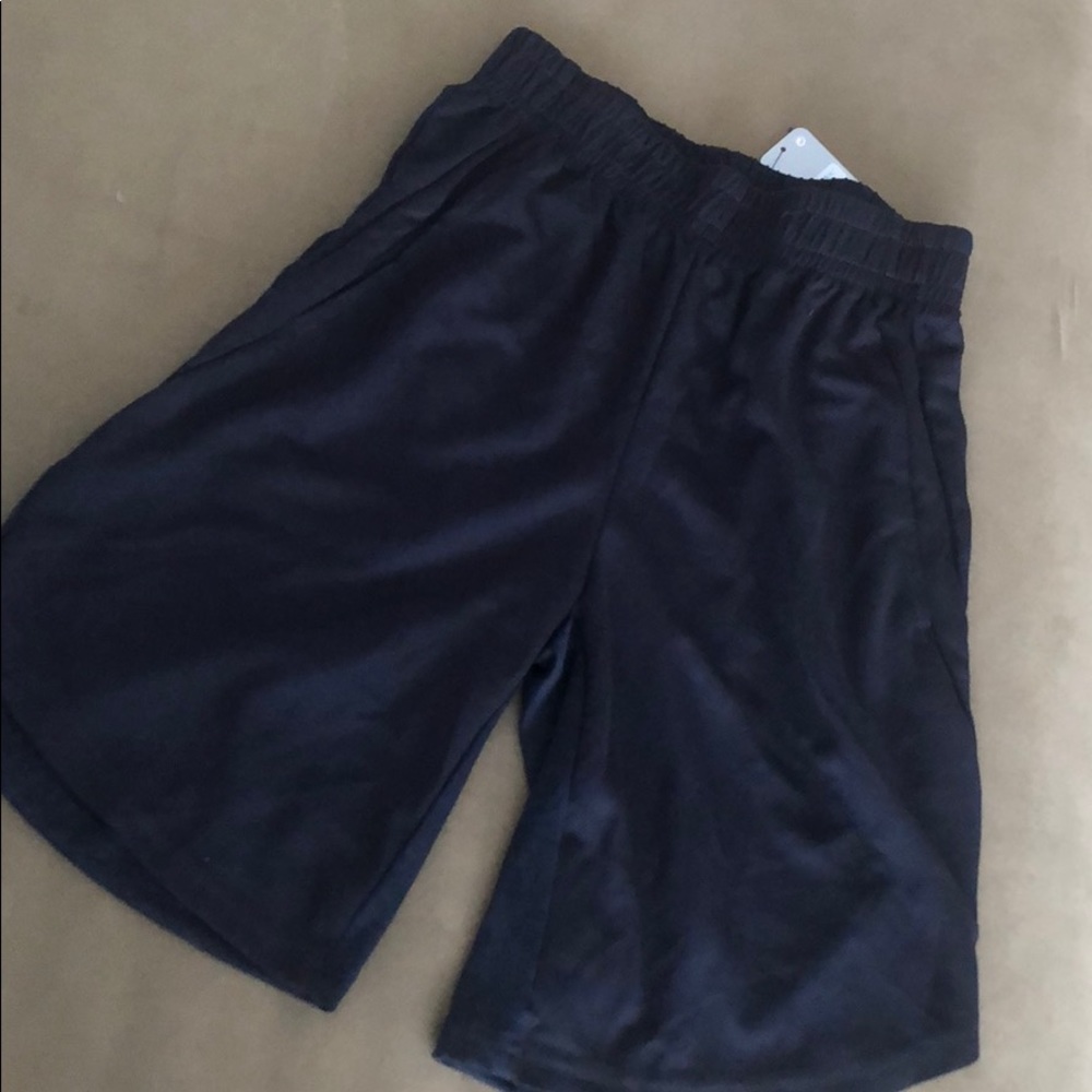 NWT - Men’s medium athletic shorts - Navy